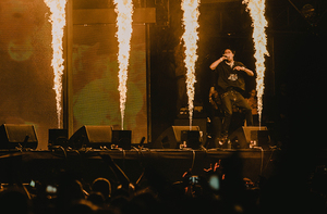 Travis Scott performed his latest single “Watch” on Saturday at Governors Ball, in which his girlfriend Kylie Jenner is rumored to have voiced over parts of the track.
