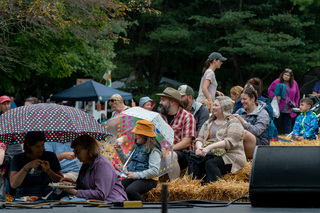 Families gather around the stage to watch the live performances the festival had running all day long. Performances ranged from magic shows, to musical performances to puppet shows. 